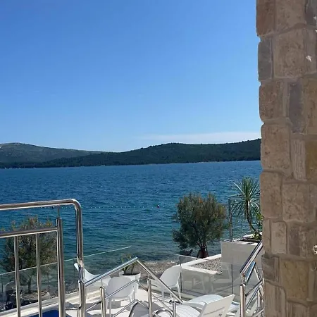 Apartman Marko 1 *